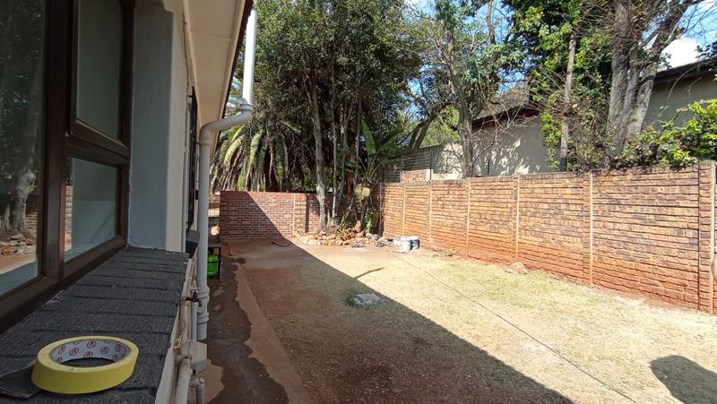 To Let 3 Bedroom Property for Rent in Eldoraigne Gauteng