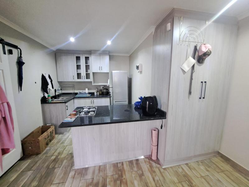 To Let 1 Bedroom Property for Rent in Eldoraigne Gauteng