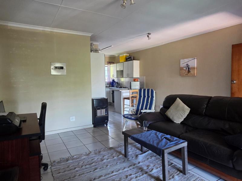 To Let 2 Bedroom Property for Rent in Faerie Glen Gauteng