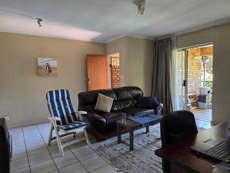 To Let 2 Bedroom Property for Rent in Faerie Glen Gauteng