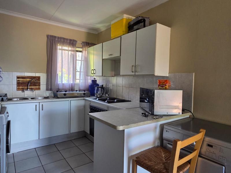 To Let 2 Bedroom Property for Rent in Faerie Glen Gauteng