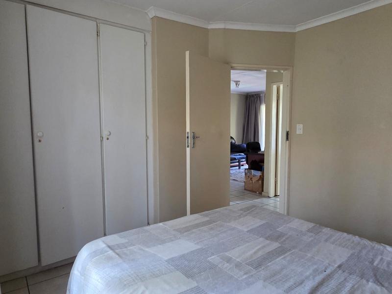 To Let 2 Bedroom Property for Rent in Faerie Glen Gauteng