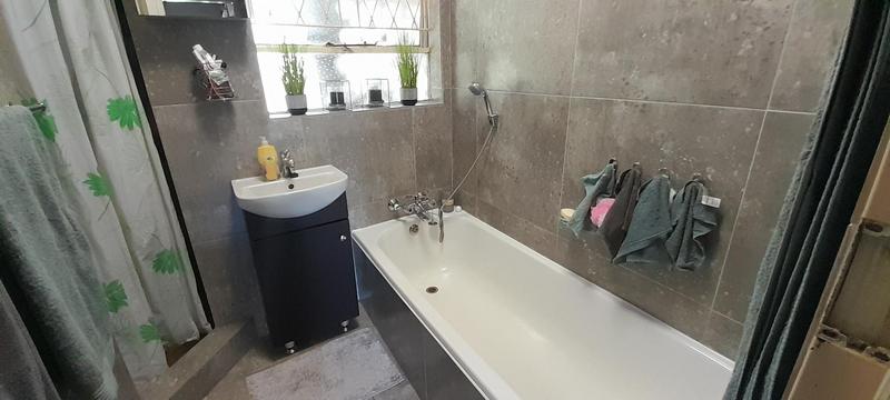 3 Bedroom Property for Sale in Valhalla Gauteng