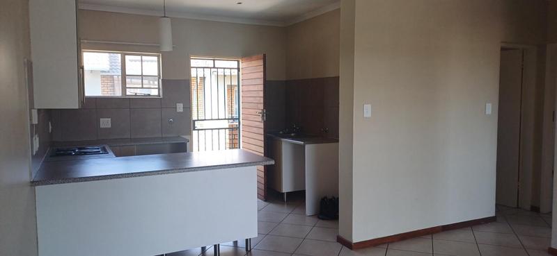 2 Bedroom Property for Sale in Stone Ridge Gauteng
