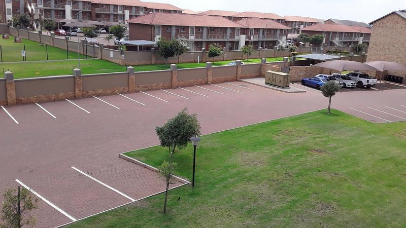 2 Bedroom Property for Sale in Stone Ridge Gauteng