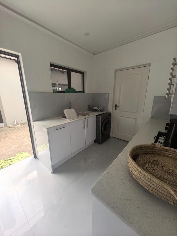 5 Bedroom Property for Sale in Monavoni Gauteng