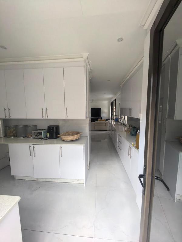 5 Bedroom Property for Sale in Monavoni Gauteng