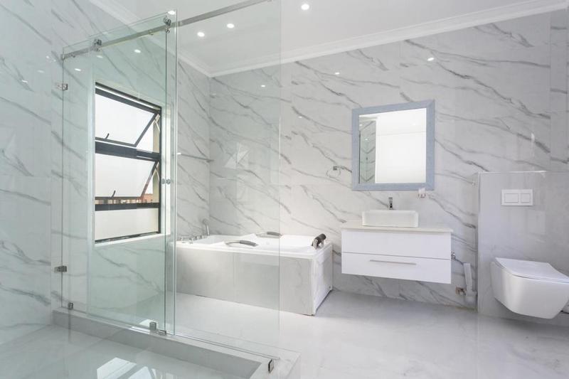 5 Bedroom Property for Sale in Monavoni Gauteng