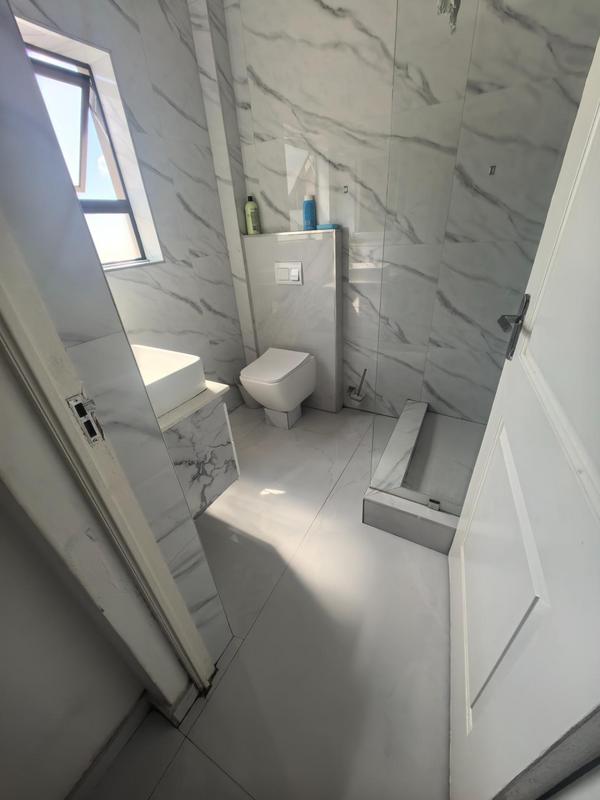 5 Bedroom Property for Sale in Monavoni Gauteng