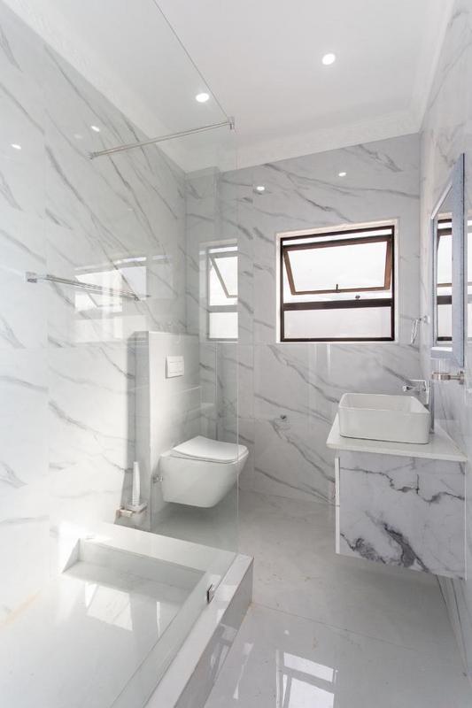 5 Bedroom Property for Sale in Monavoni Gauteng