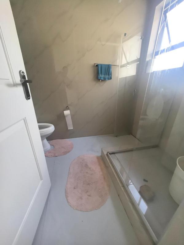 5 Bedroom Property for Sale in Monavoni Gauteng