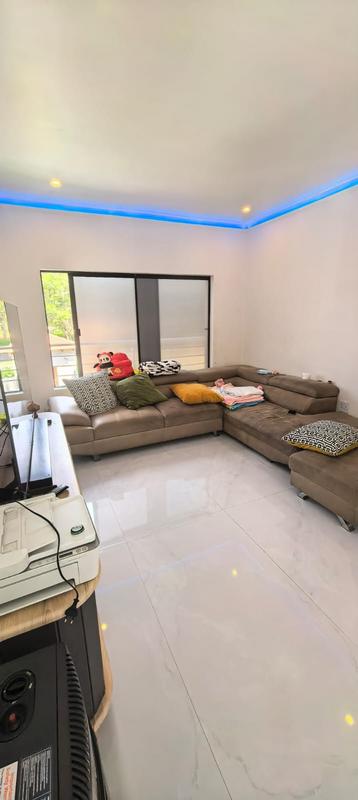 5 Bedroom Property for Sale in Monavoni Gauteng