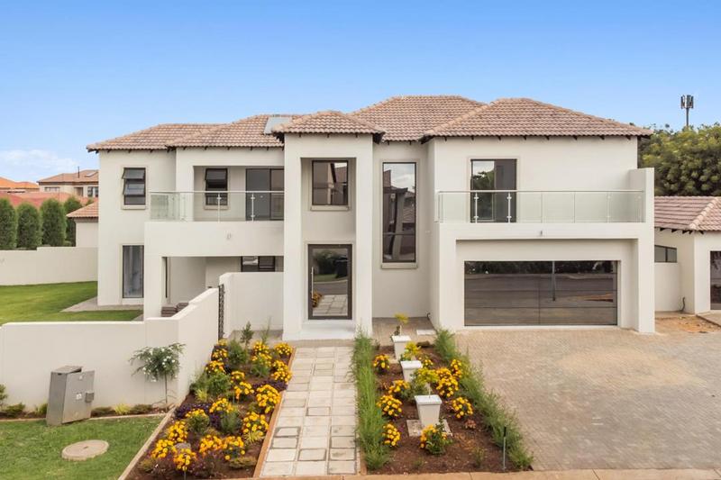 5 Bedroom Property for Sale in Monavoni Gauteng