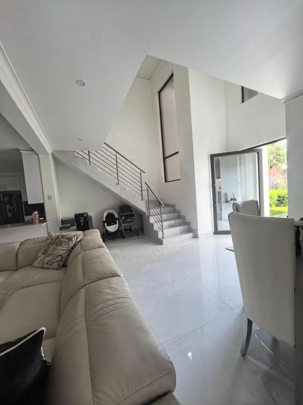 5 Bedroom Property for Sale in Monavoni Gauteng