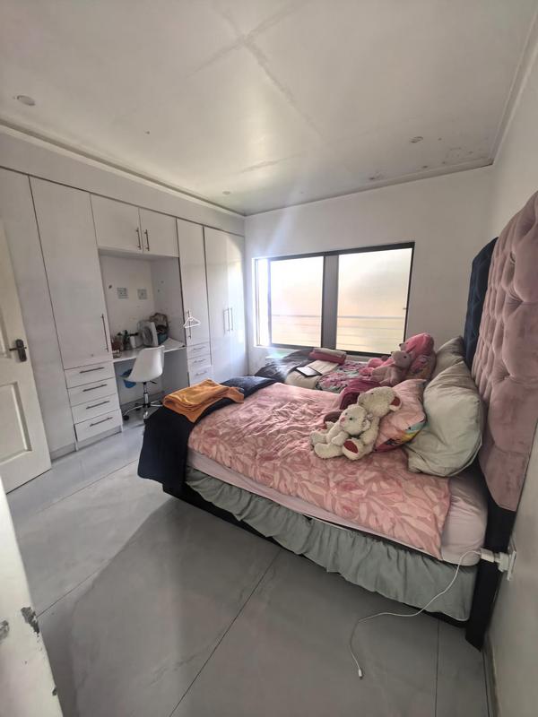 5 Bedroom Property for Sale in Monavoni Gauteng