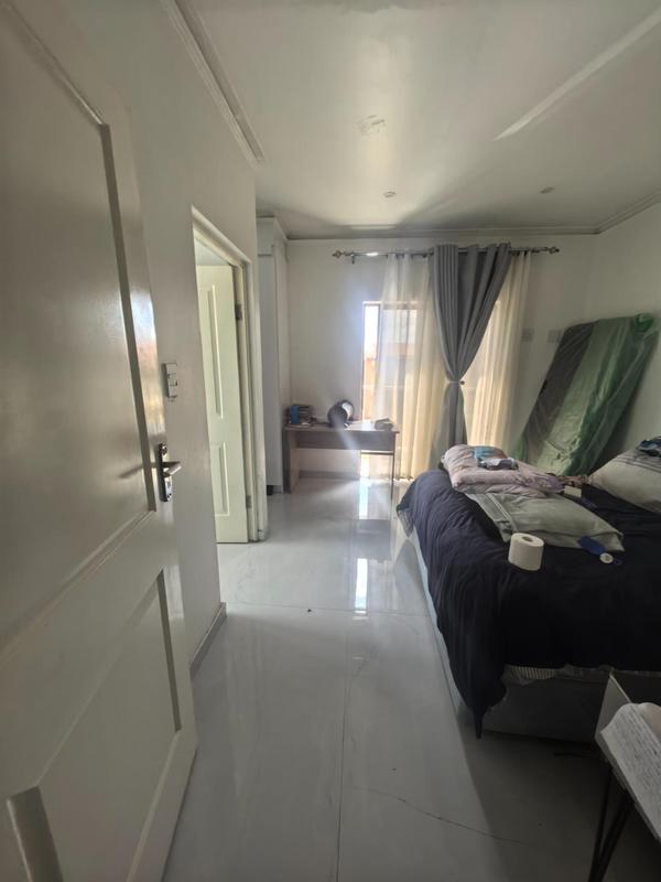 5 Bedroom Property for Sale in Monavoni Gauteng