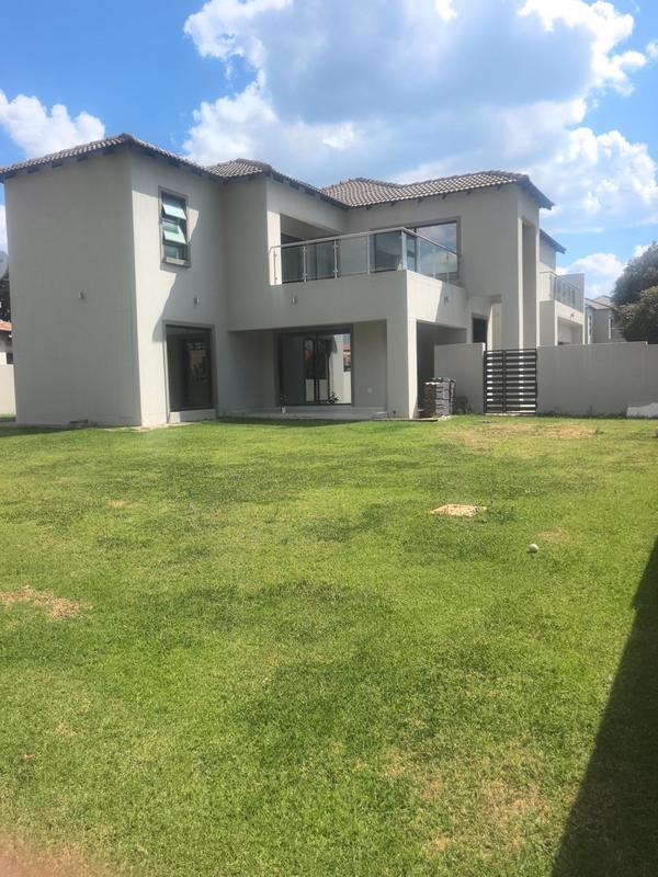5 Bedroom Property for Sale in Monavoni Gauteng