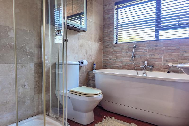 5 Bedroom Property for Sale in Midstream Estate Gauteng