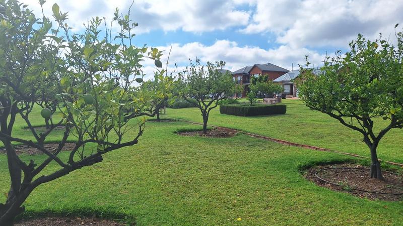 5 Bedroom Property for Sale in Heritage Hill Gauteng