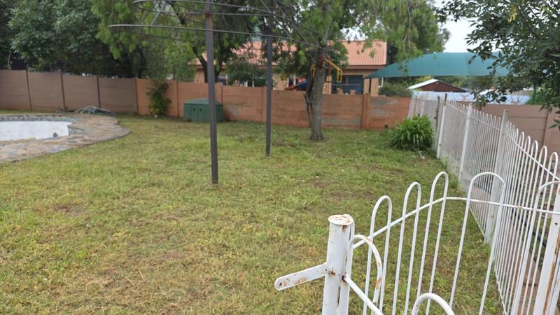 To Let 3 Bedroom Property for Rent in Mondeor Gauteng