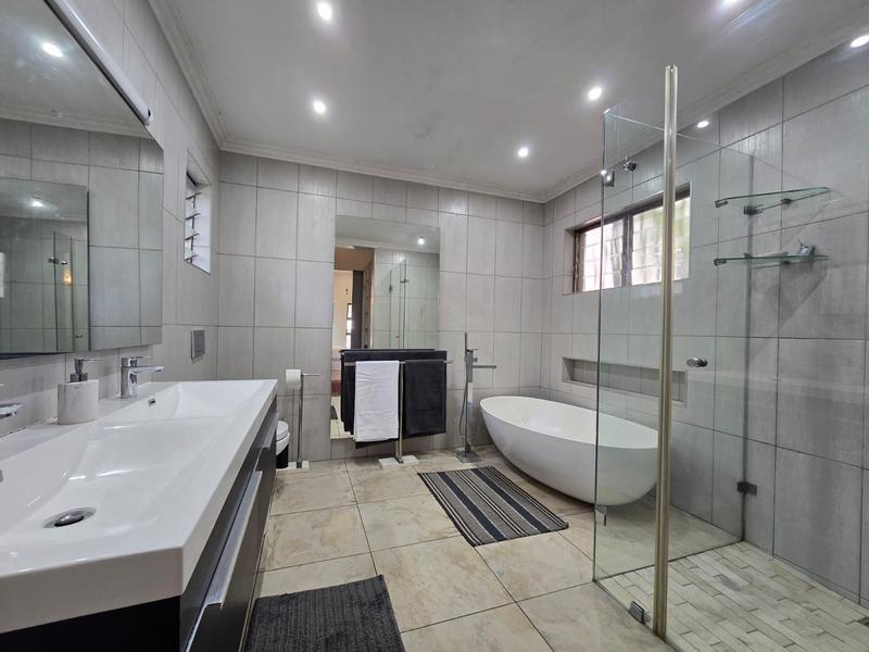To Let 4 Bedroom Property for Rent in Waterkloof A H Gauteng