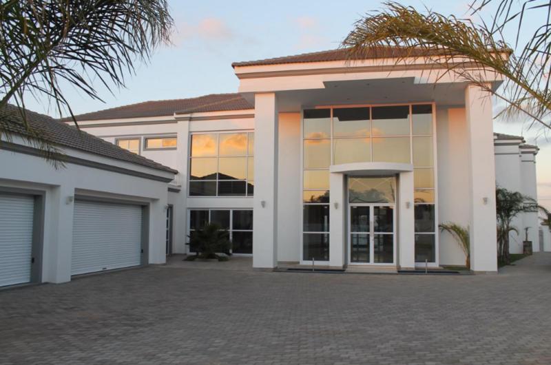 To Let 5 Bedroom Property for Rent in Waterkloof Heights Gauteng