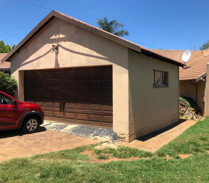 4 Bedroom Property for Sale in Allens Nek Gauteng
