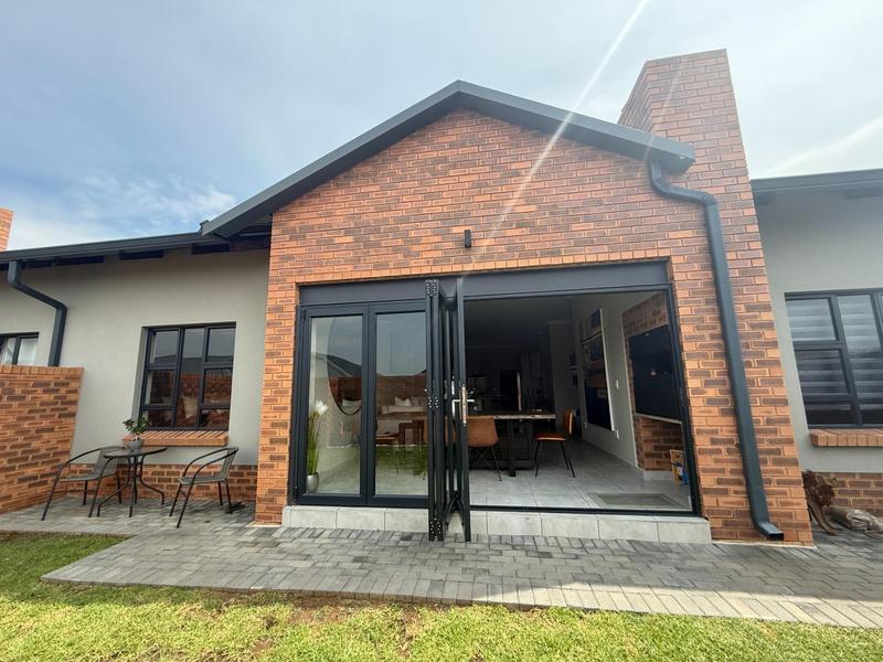3 Bedroom Property for Sale in Six Fountains Estate Gauteng