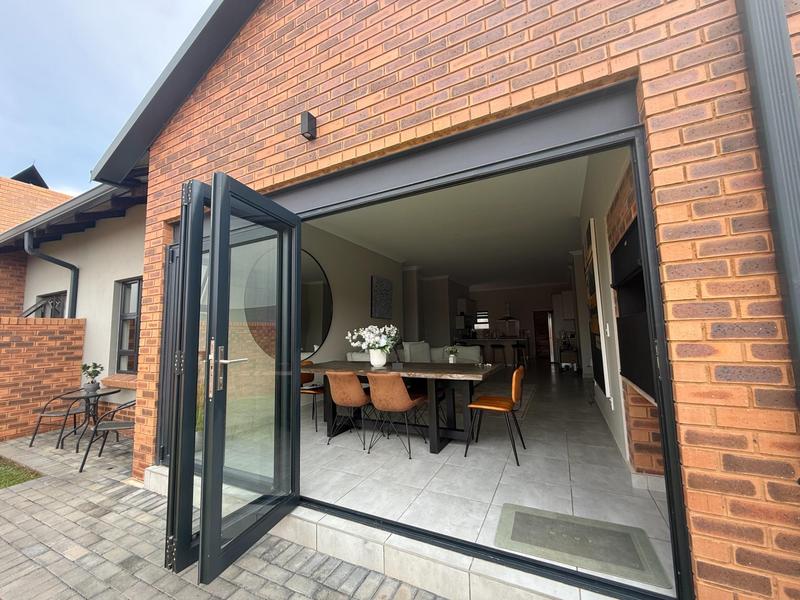 3 Bedroom Property for Sale in Six Fountains Estate Gauteng