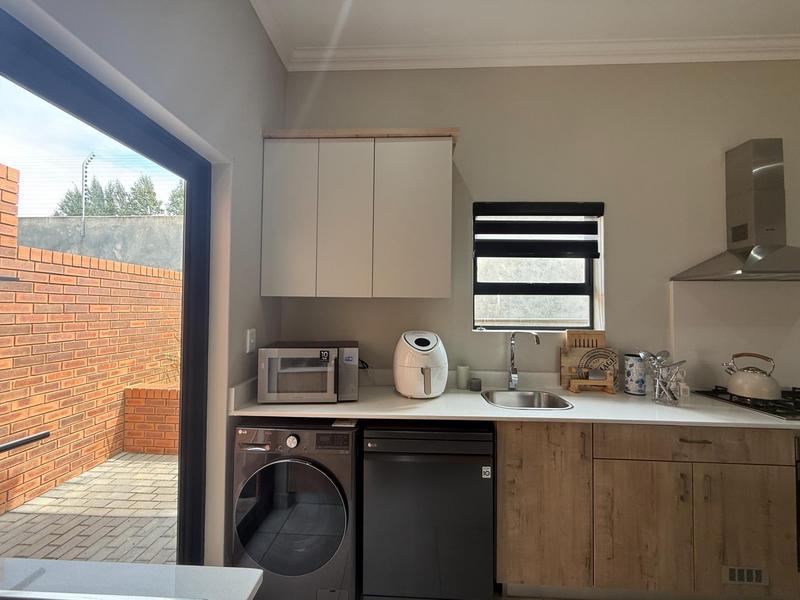 3 Bedroom Property for Sale in Six Fountains Estate Gauteng