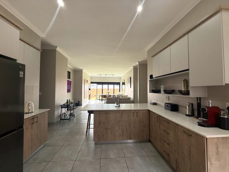 3 Bedroom Property for Sale in Six Fountains Estate Gauteng