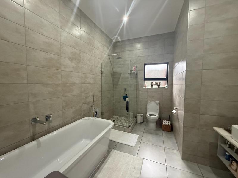 3 Bedroom Property for Sale in Six Fountains Estate Gauteng