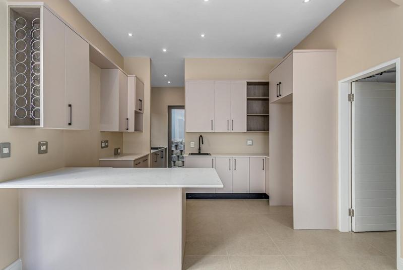 To Let 3 Bedroom Property for Rent in Bryanston Gauteng