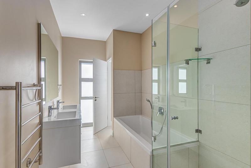 To Let 3 Bedroom Property for Rent in Bryanston Gauteng