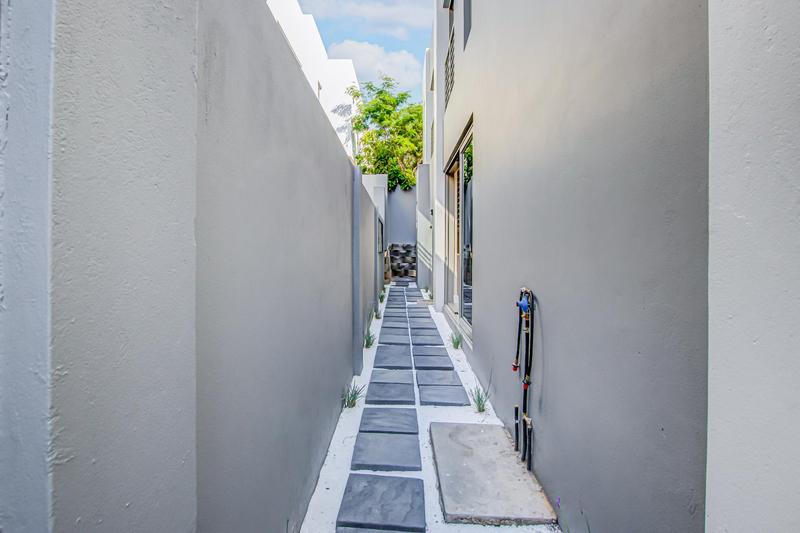 To Let 3 Bedroom Property for Rent in Bryanston Gauteng