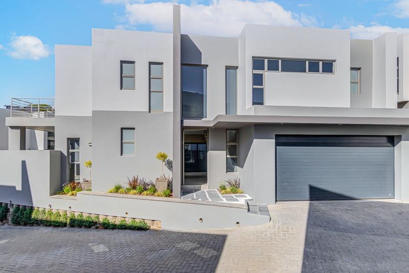 To Let 3 Bedroom Property for Rent in Bryanston Gauteng