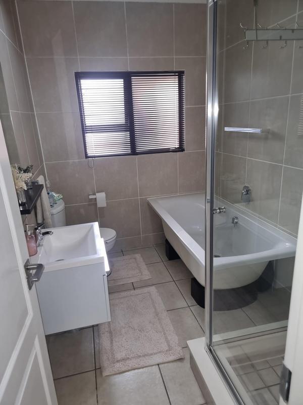 3 Bedroom Property for Sale in Greenstone Hill Gauteng