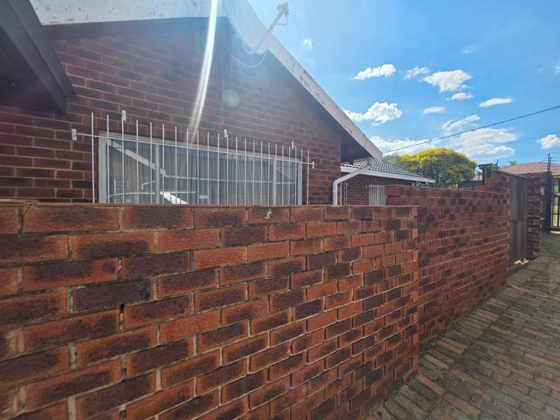 2 Bedroom Property for Sale in Krugersdorp North Gauteng