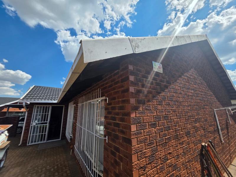 2 Bedroom Property for Sale in Krugersdorp North Gauteng