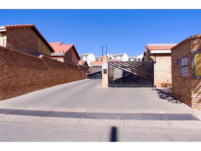 To Let 3 Bedroom Property for Rent in Cosmo City Gauteng
