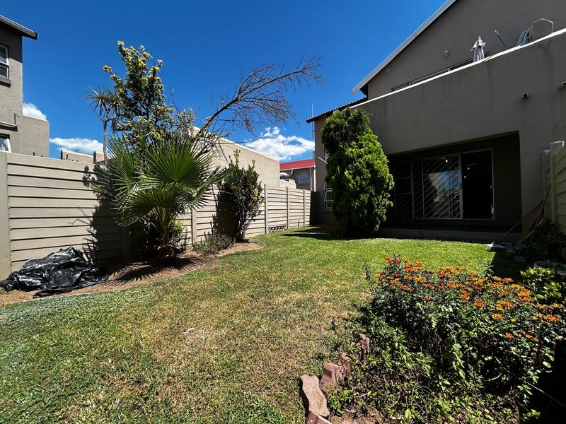 2 Bedroom Property for Sale in Vorna Valley Gauteng