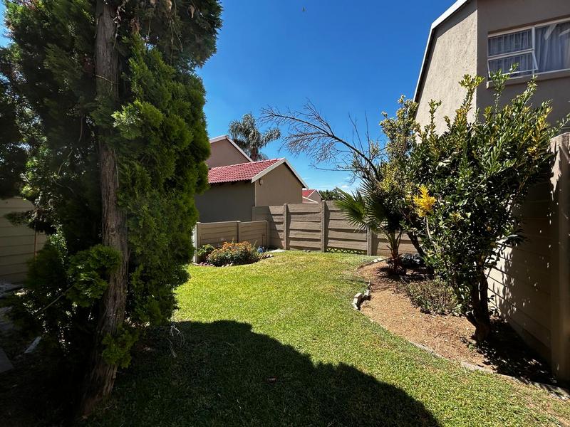 2 Bedroom Property for Sale in Vorna Valley Gauteng