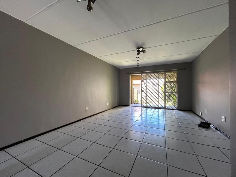 2 Bedroom Property for Sale in Vorna Valley Gauteng