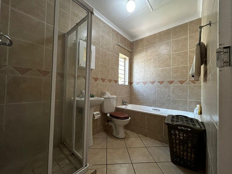 2 Bedroom Property for Sale in Vorna Valley Gauteng