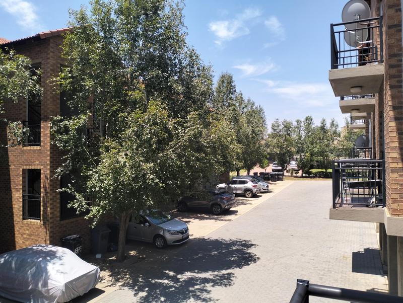 2 Bedroom Property for Sale in Kosmosdal Gauteng