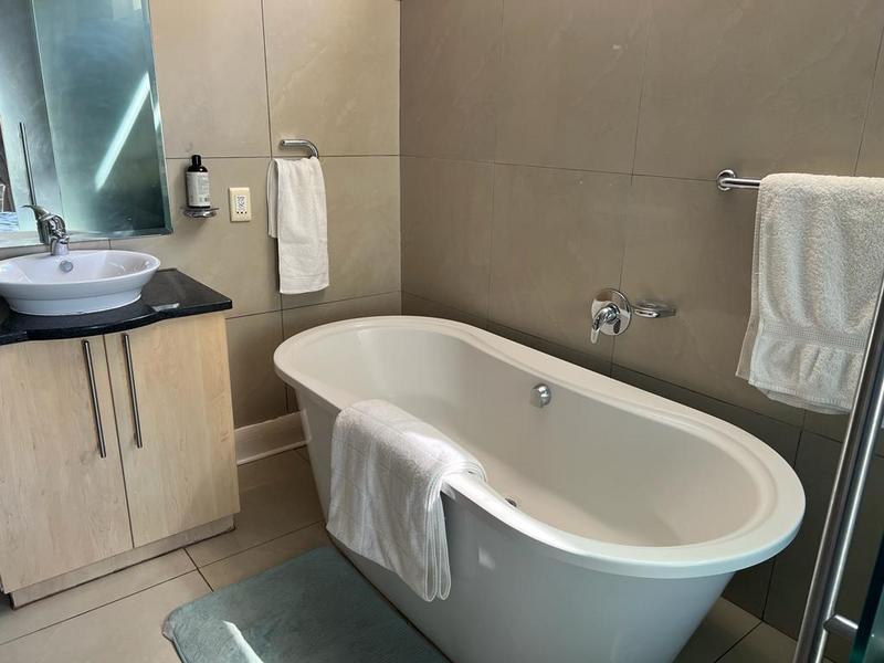 To Let 1 Bedroom Property for Rent in Sandown Gauteng