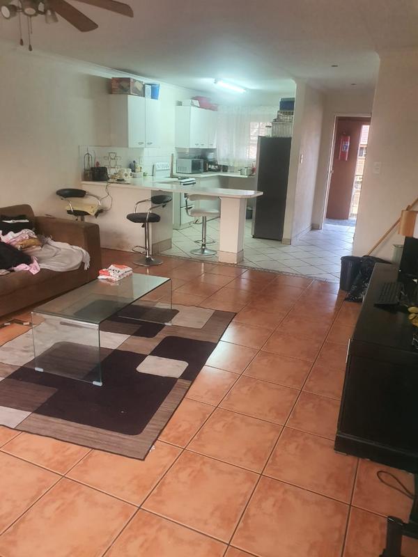 2 Bedroom Property for Sale in Florida Lake Gauteng