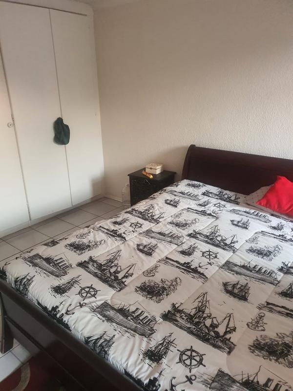 2 Bedroom Property for Sale in Florida Lake Gauteng