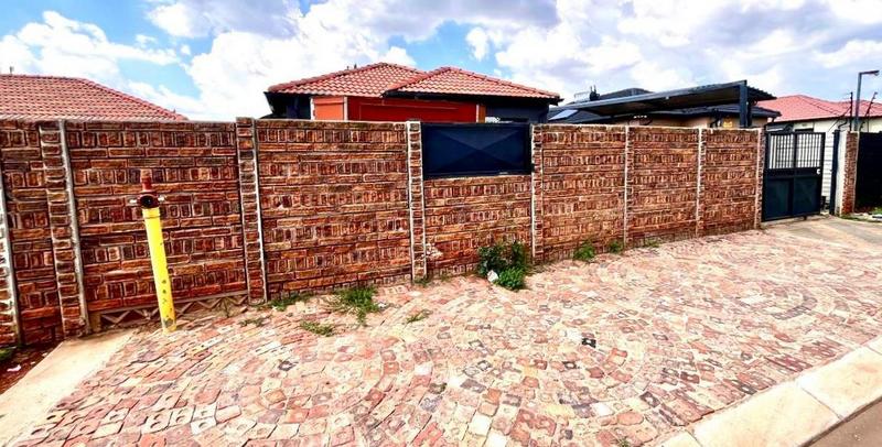 To Let 3 Bedroom Property for Rent in Protea Glen Gauteng