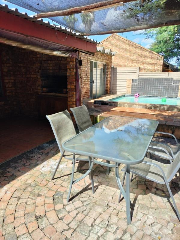 4 Bedroom Property for Sale in Doornpoort Gauteng